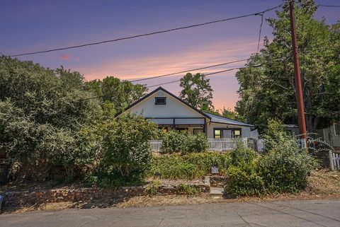 2020 Third Street Julian CA 92036