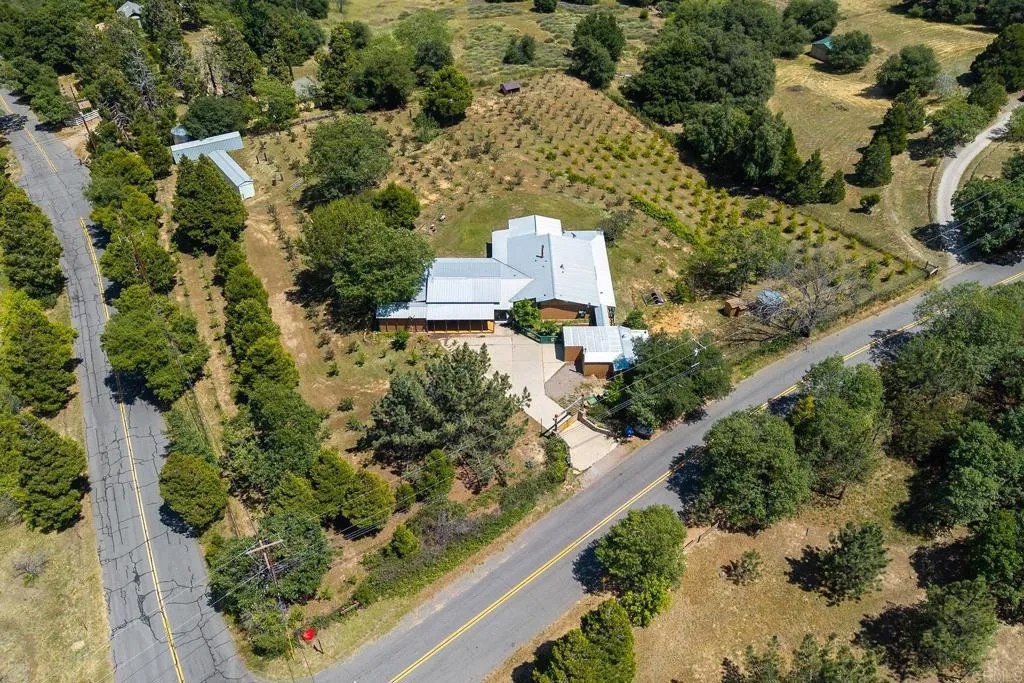 1315 FARMER RD